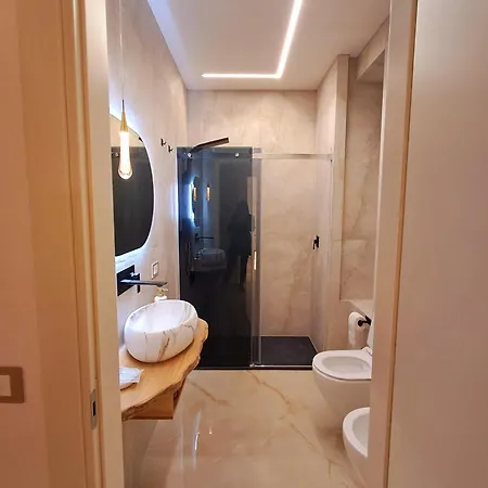 Frem Lord Konukevi La Spezia